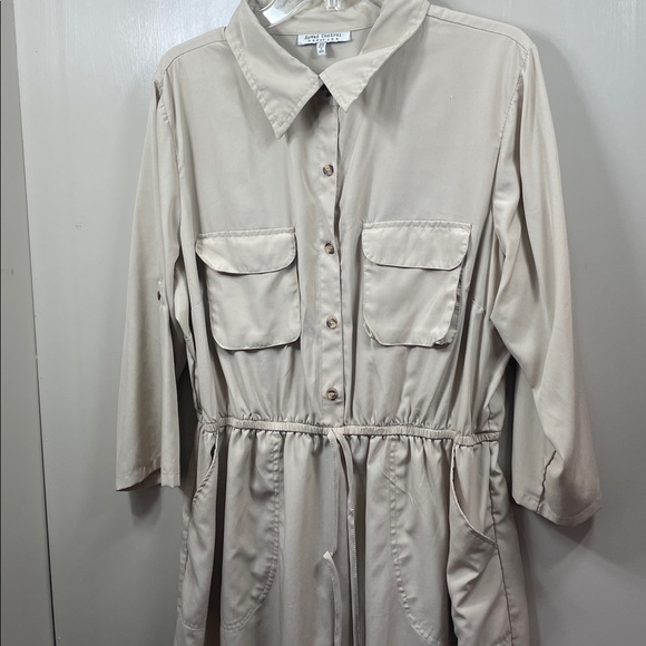Speed Control Cream Button-Front Drawstring High-Low Shirt Dress - Picture 2 of 11